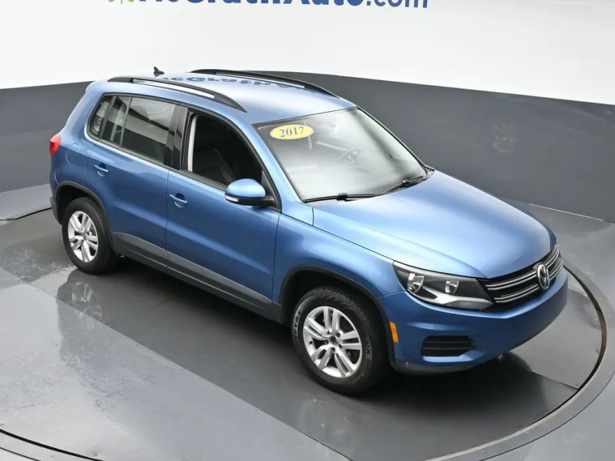 2017 Volkswagen Tiguan S photo 1