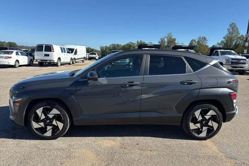 2024 Hyundai Kona Limited photo 1