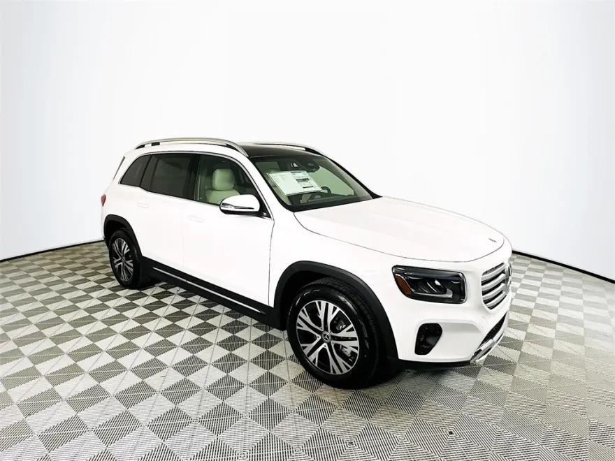 2026 Mercedes Benz GLB 250 photo 1