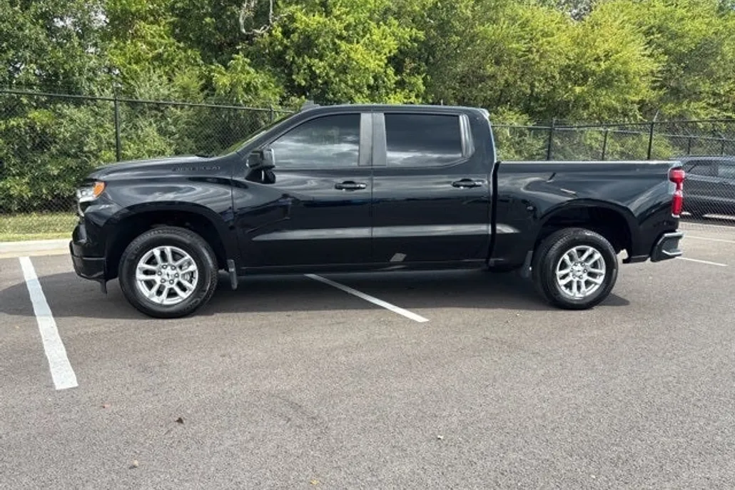 2022 Chevrolet Silverado 1500 RST photo 1