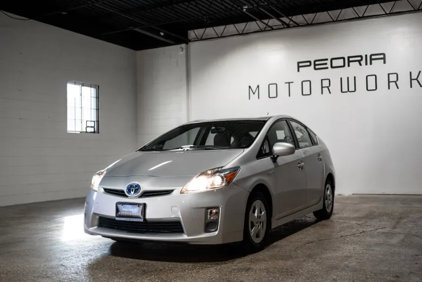 2011 Toyota Prius Three photo 1
