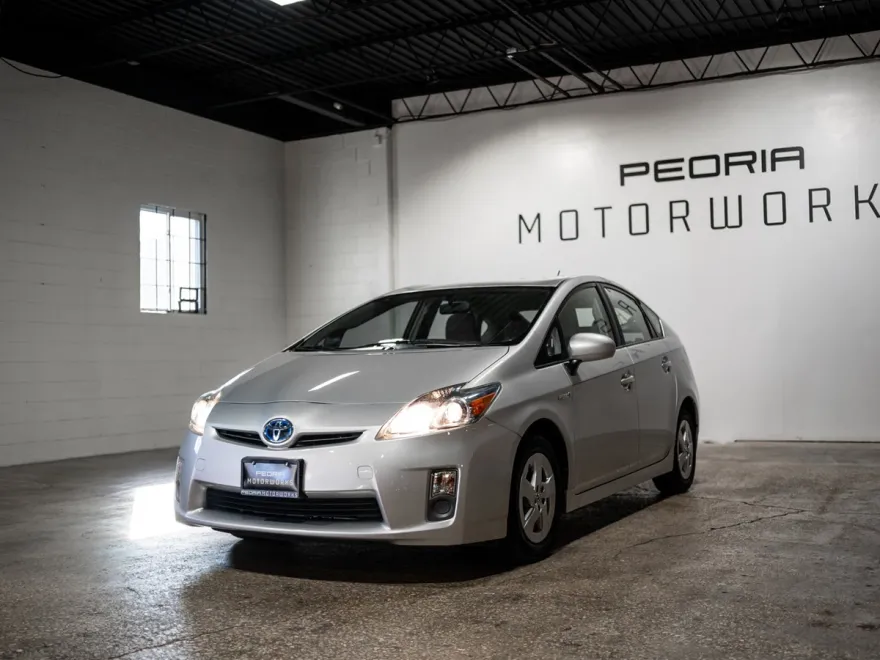 2011 Toyota Prius Three photo 1