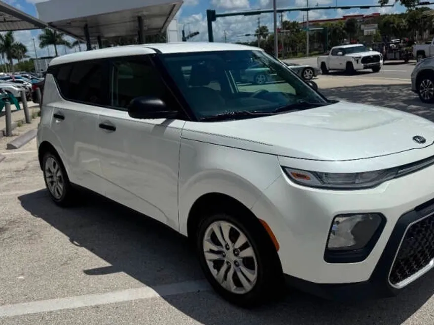 2020 Kia Soul LX photo 1