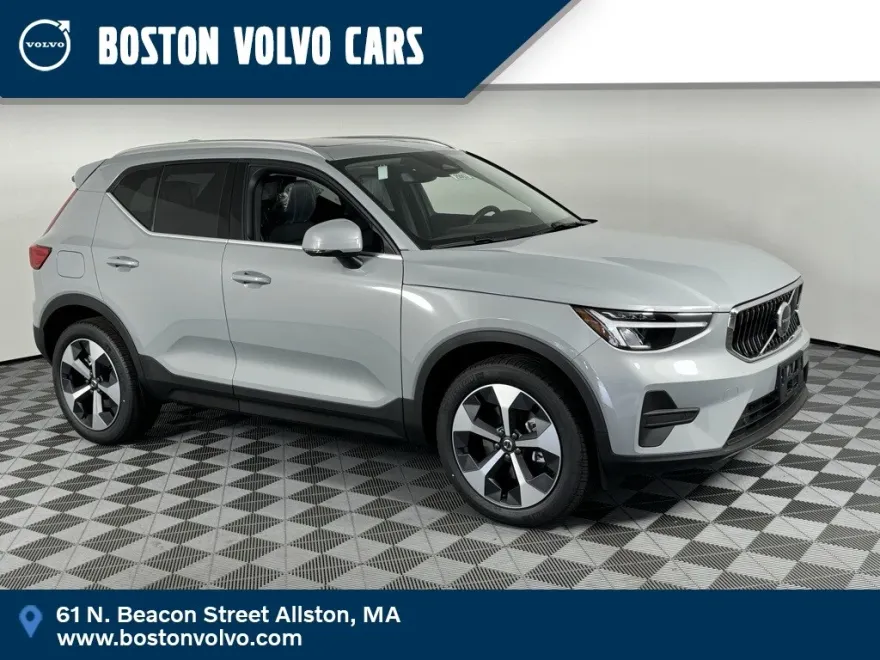 2025 Volvo XC40 Core photo 1