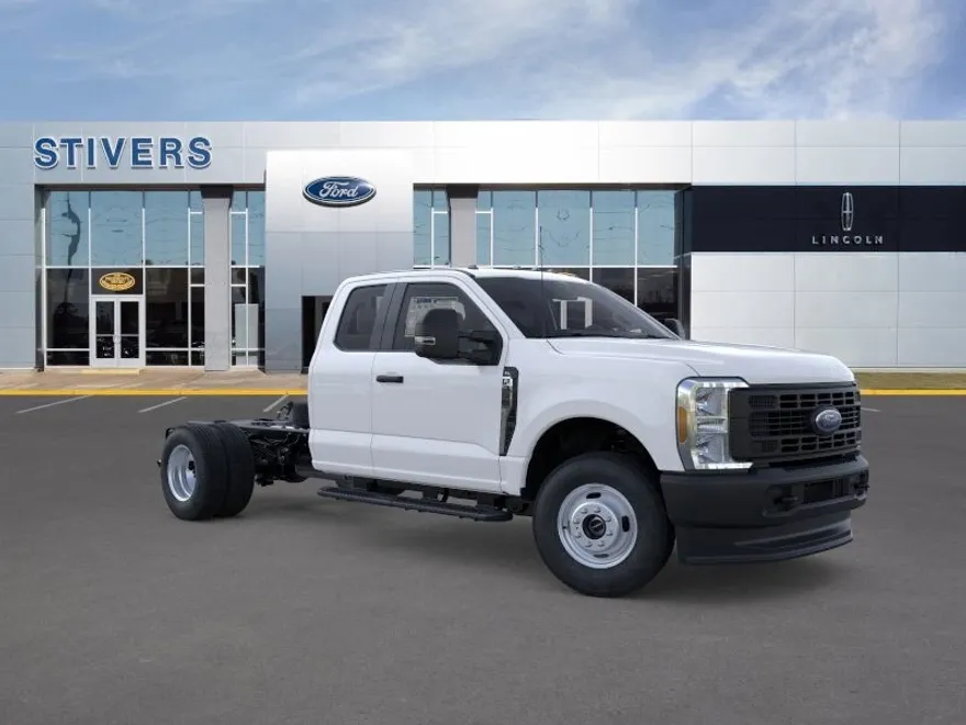 2025 Ford F-350 XL photo 1