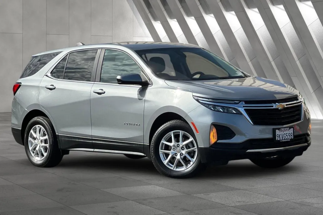 2024 Chevrolet Equinox LT photo 1