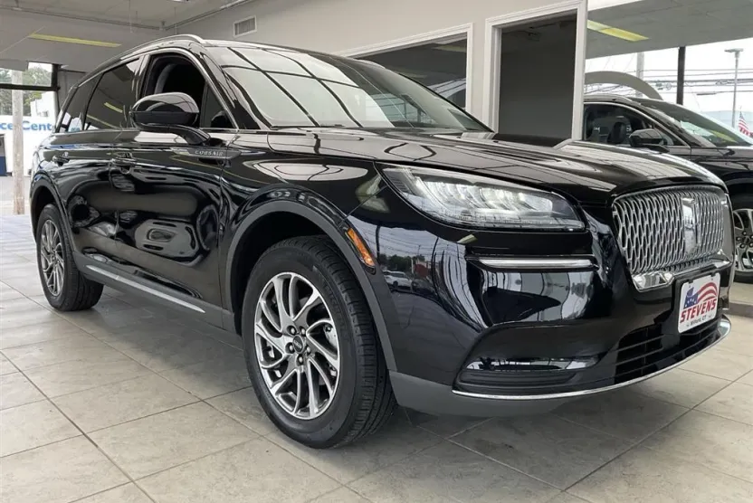 2022 Lincoln Corsair Standard photo 1