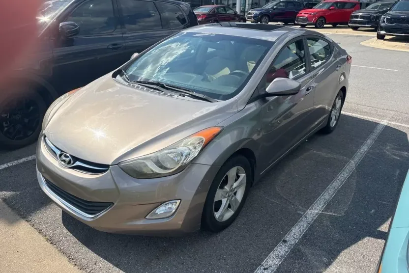 2012 Hyundai Elantra GLS photo 1