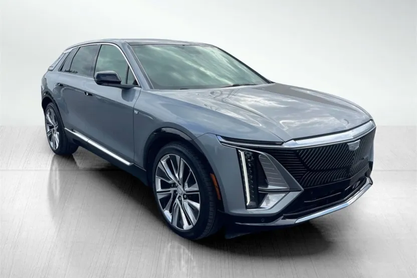2024 Cadillac Lyriq Luxury photo 1