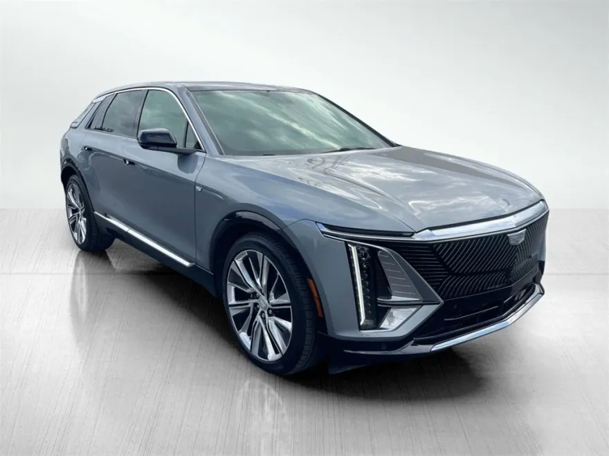 2024 Cadillac Lyriq Luxury photo 1