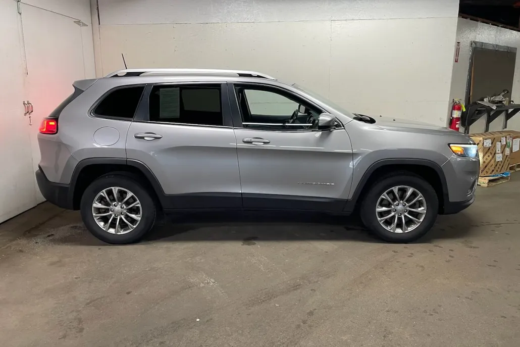 2019 Jeep Cherokee Latitude photo 1