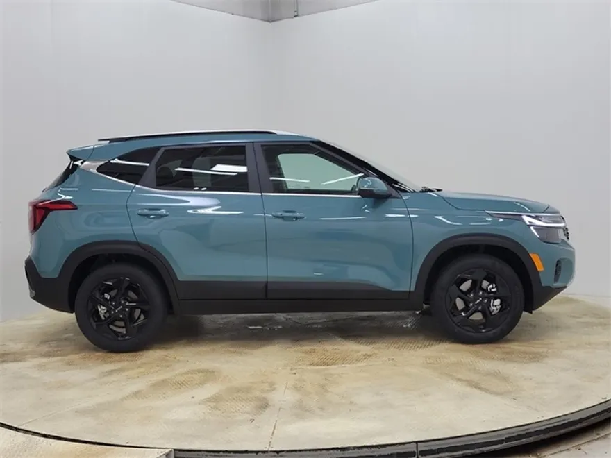 2026 Kia Seltos EX photo 1