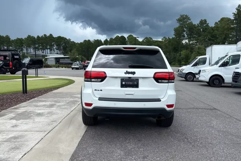 2020 Jeep Grand Cherokee Laredo Upland photo 1