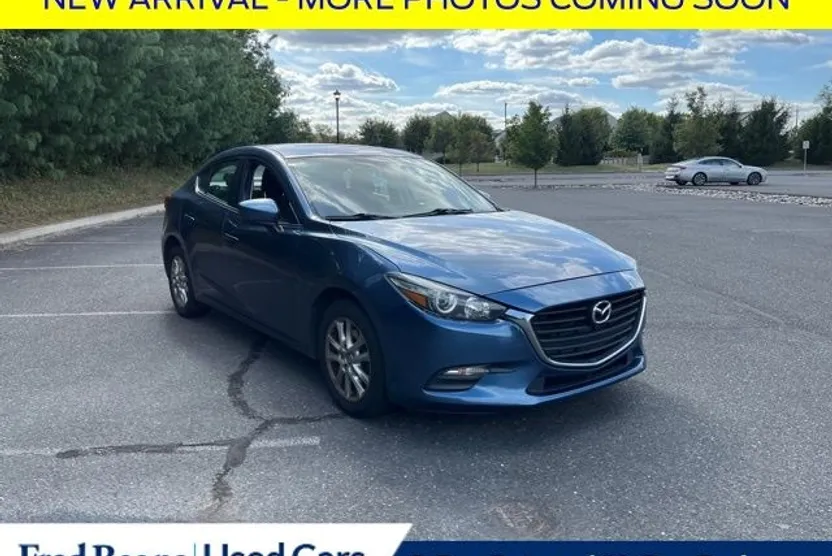 2017 Mazda Mazda3 Sport photo 1