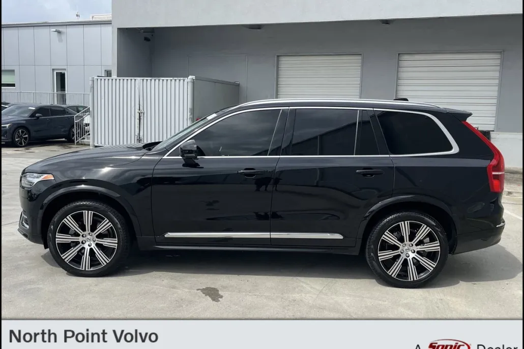 2024 Volvo XC90 AWD Plus photo 1