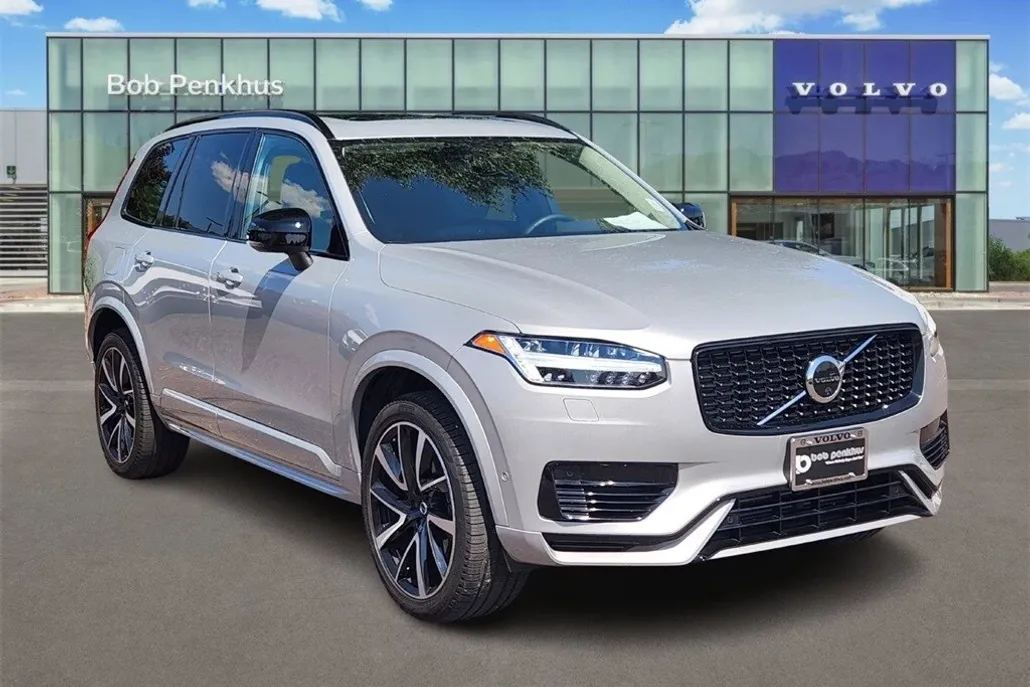 2023 Volvo XC90 Recharge T8 Plus photo 1