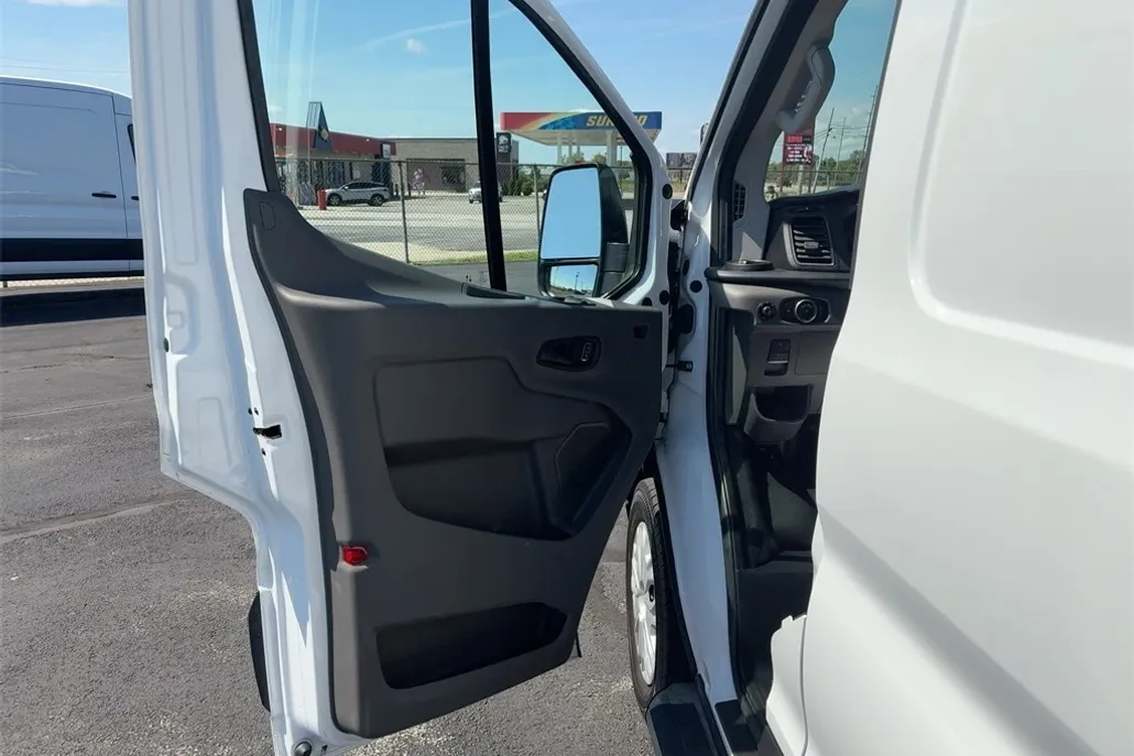 2023 Ford Transit photo 1