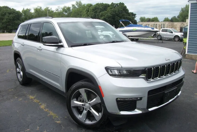 2021 Jeep Grand Cherokee Limited photo 1
