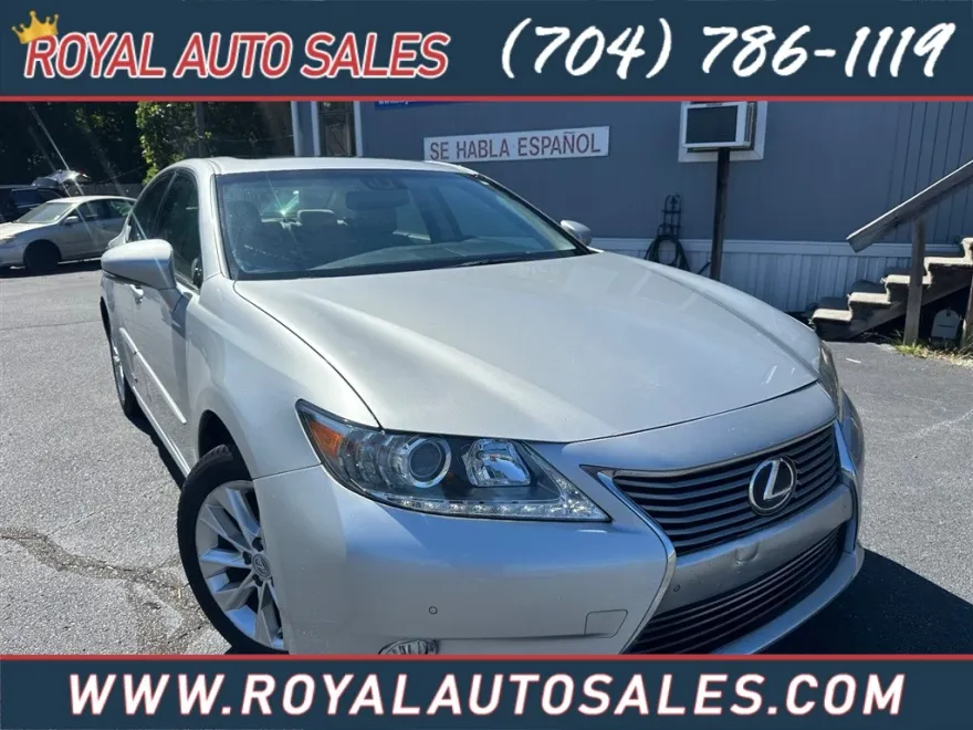 2014 Lexus ES 300h photo 1