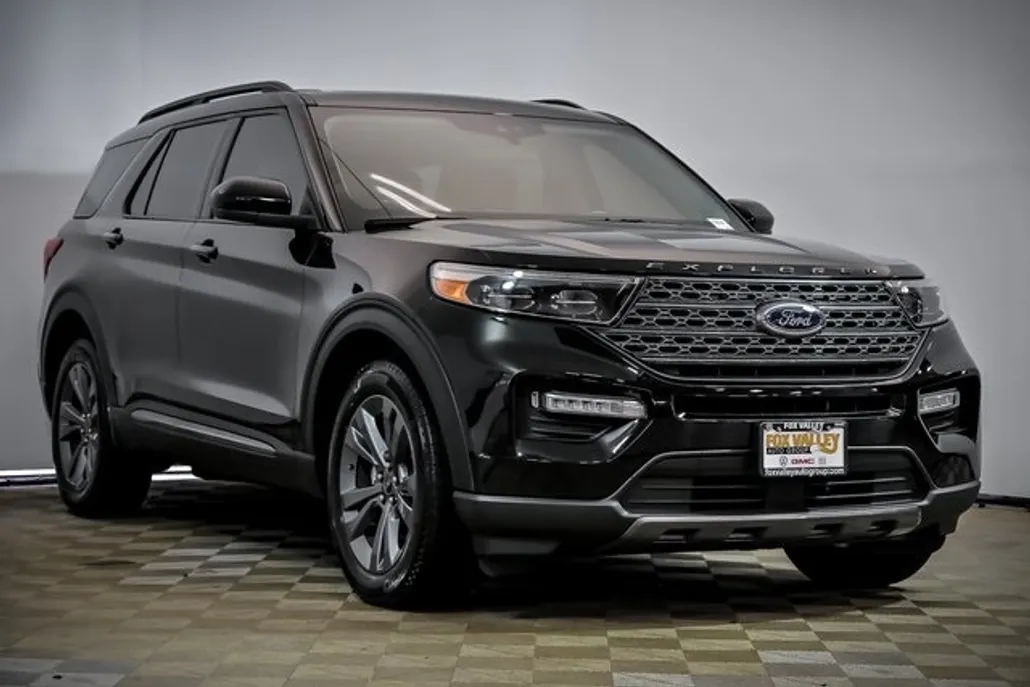 2022 Ford Explorer XLT photo 1