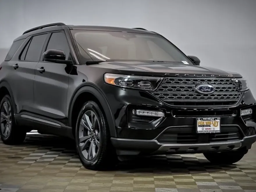2022 Ford Explorer XLT photo 1