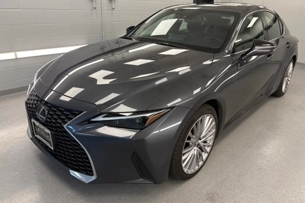 2022 Lexus IS 300 photo 1