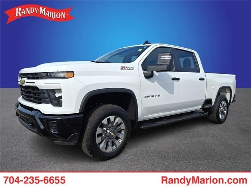 2025 Chevrolet Silverado 2500HD Custom photo 1