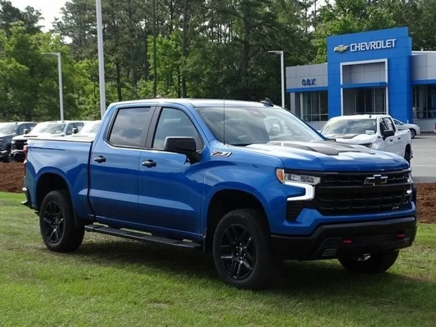 2024 Chevrolet Silverado 1500 LT Trail Boss photo 1