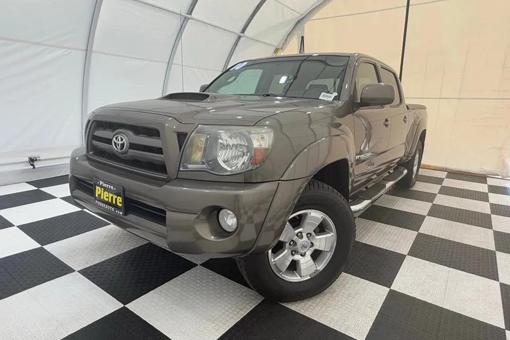 2010 Toyota Tacoma Base V6 photo 1