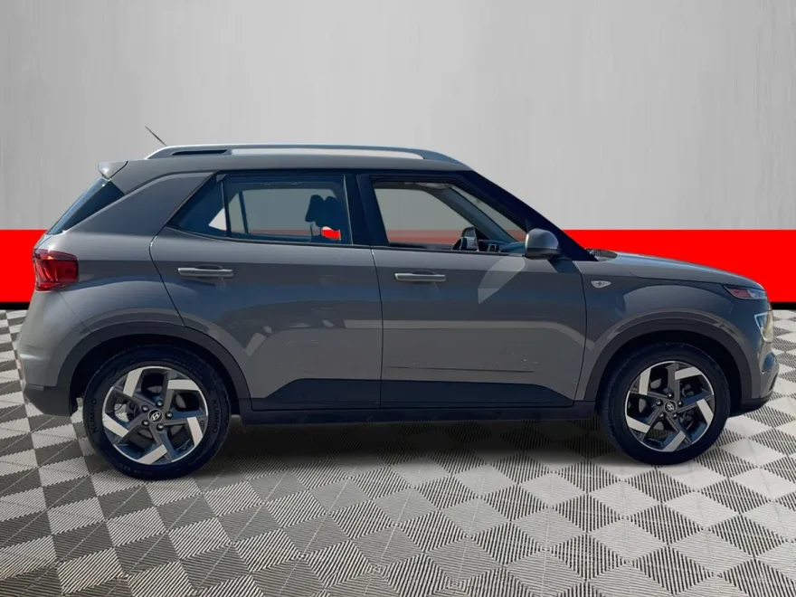 2023 Hyundai Venue SEL Limited photo 1
