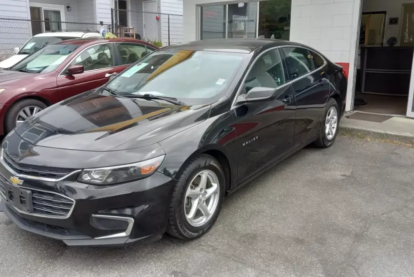 2017 Chevrolet Malibu LS photo 1