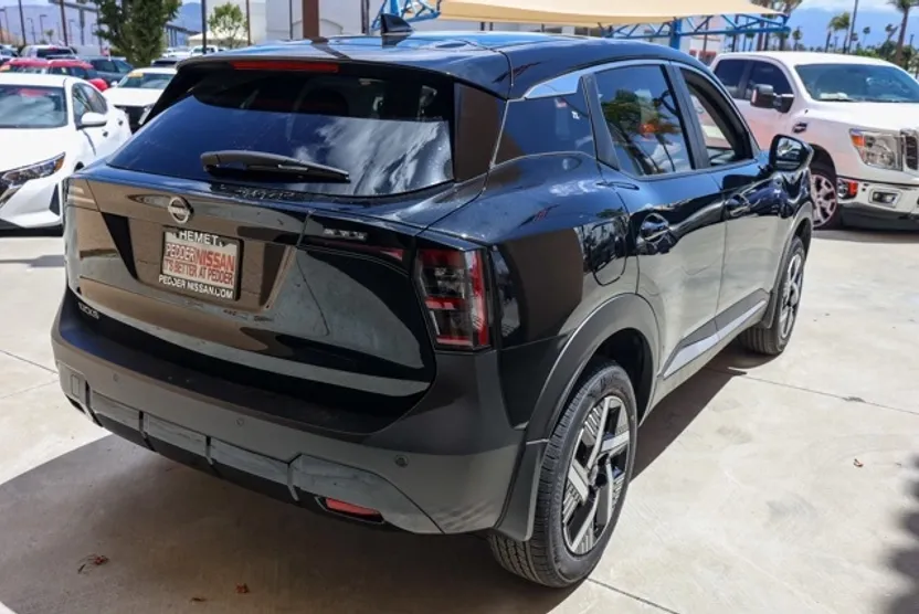 2025 Nissan Kicks SV photo 1