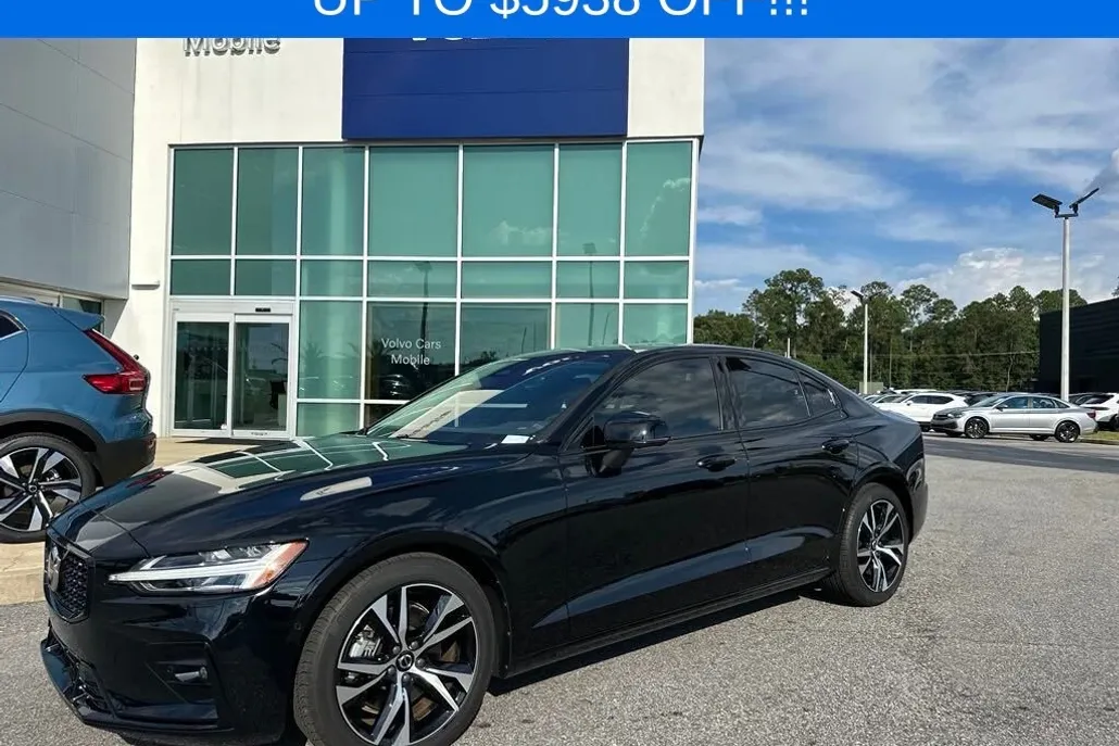 2023 Volvo S60 B5 Plus AWD photo 1