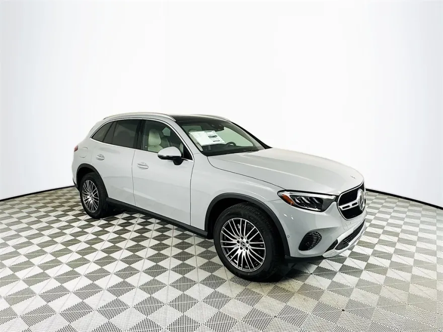 2026 Mercedes Benz GLC 300 4MATIC photo 1