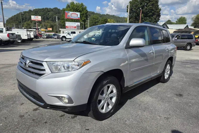 2011 Toyota Highlander Hybrid Base SE photo 1