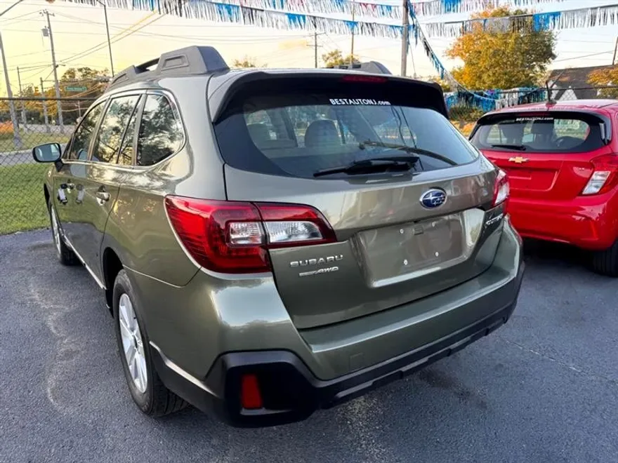 2018 Subaru Outback 2.5i photo 1