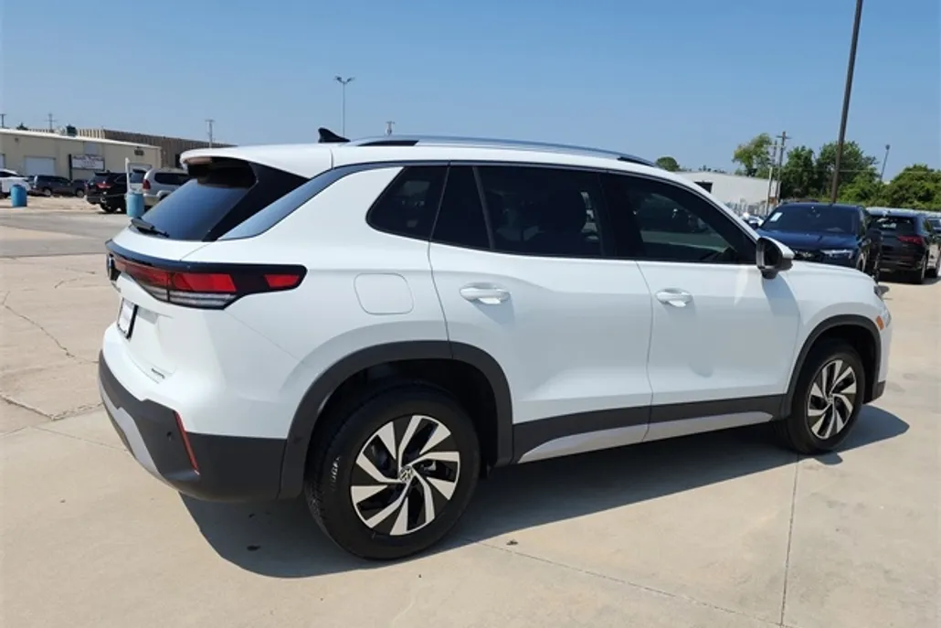 2025 Volkswagen Tiguan S photo 1