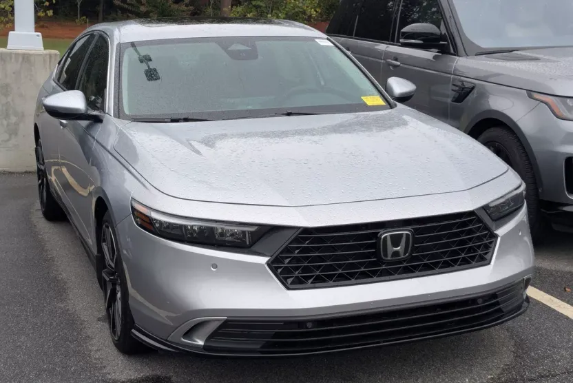 2024 Honda Accord Touring photo 1