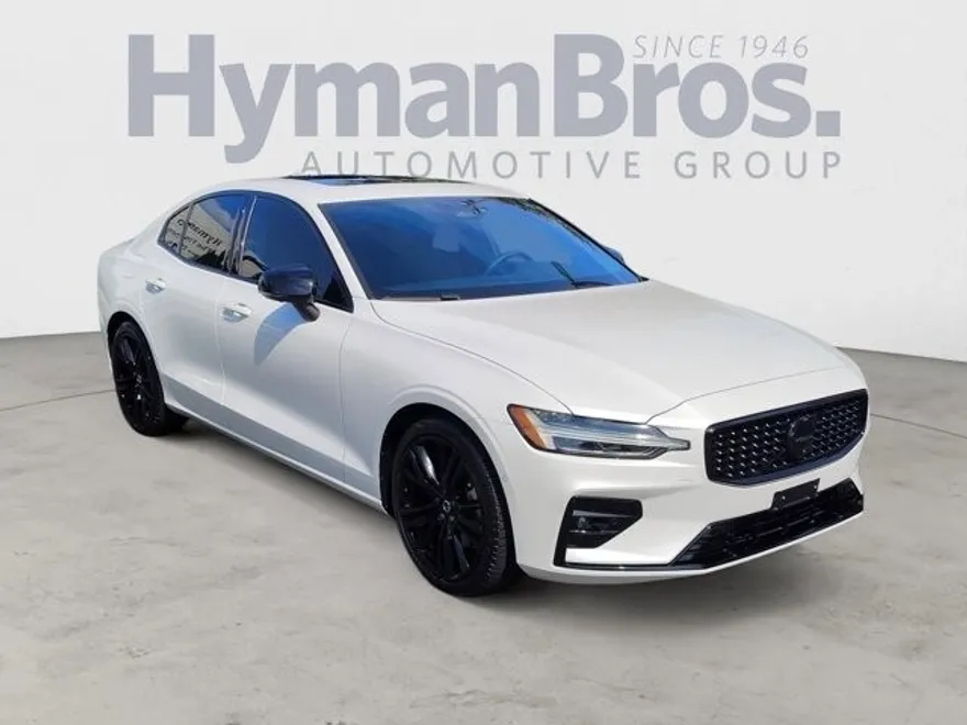 2024 Volvo S60 B5 AWD Plus Black Edition photo 1