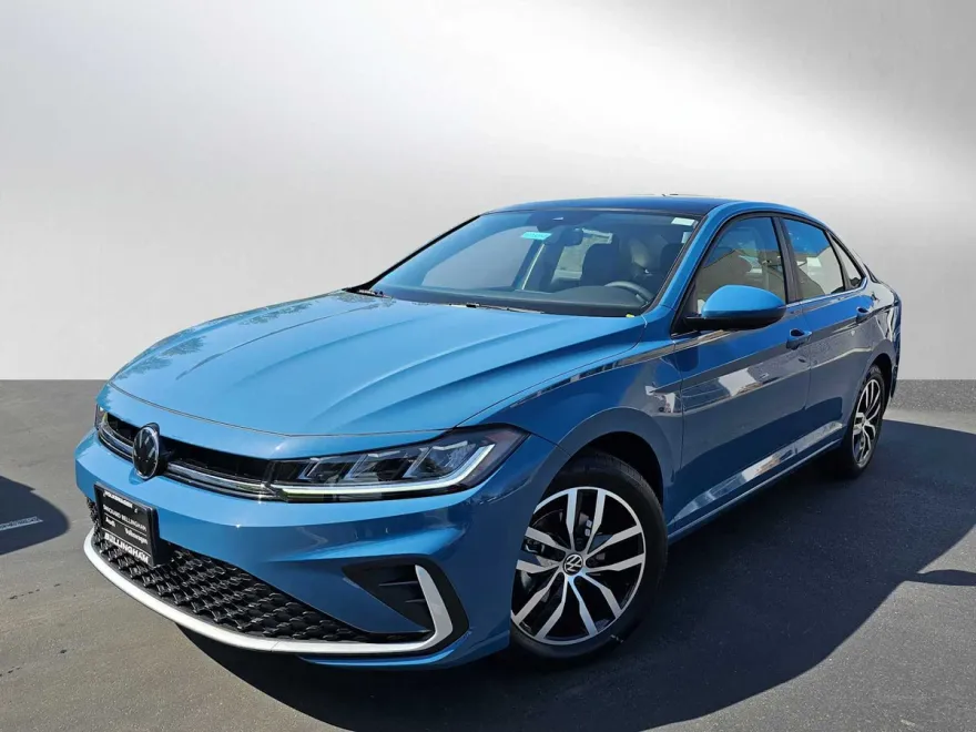 2025 Volkswagen Jetta SE photo 1