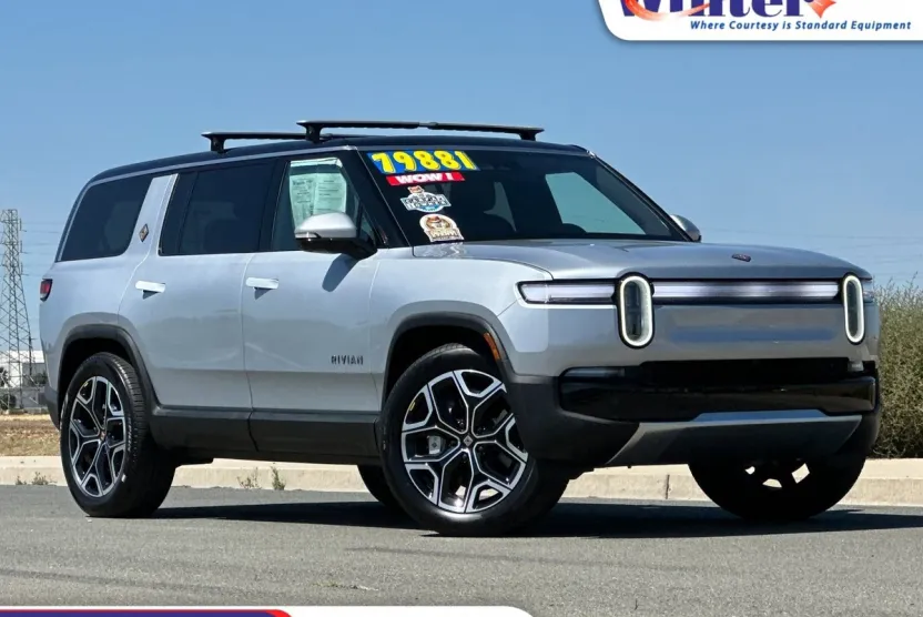 2025 Rivian R1S Adventure photo 1