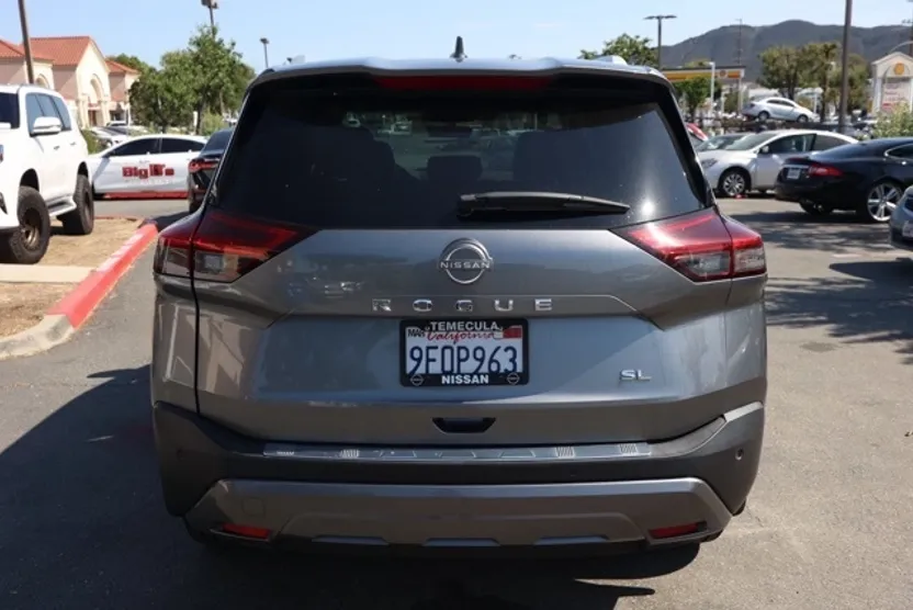 2023 Nissan Rogue SL photo 1