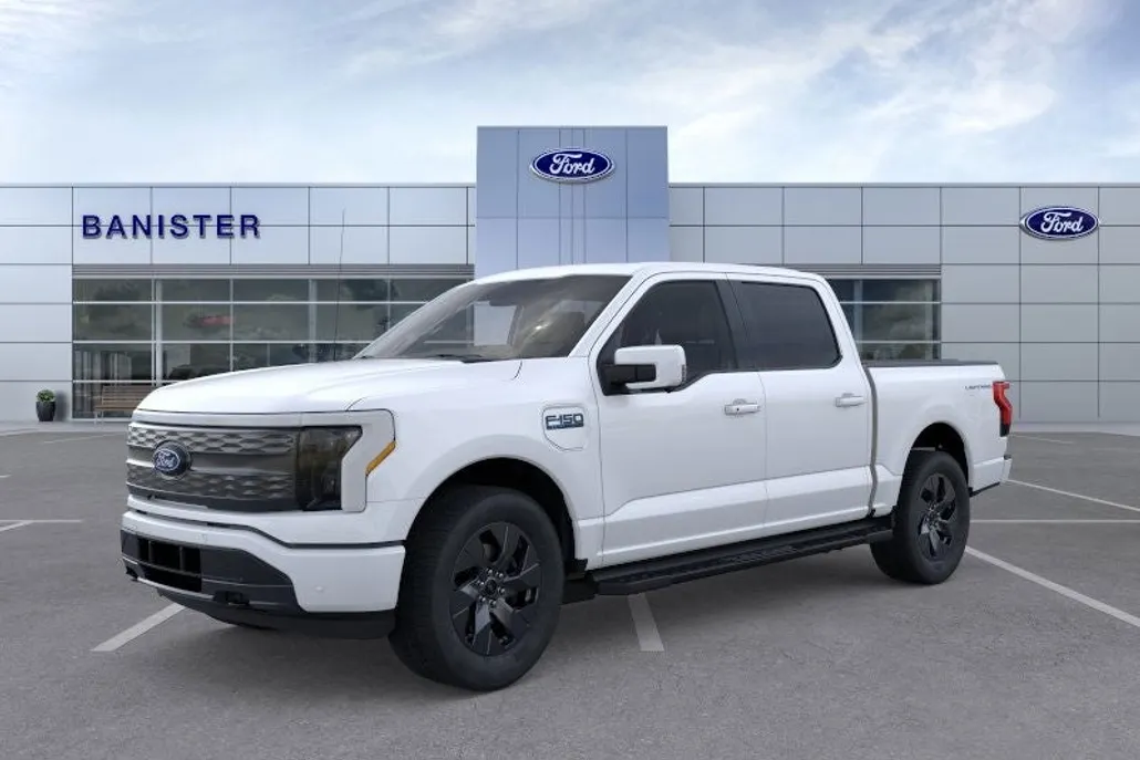 2025 Ford F-150 Lightning Lariat photo 1
