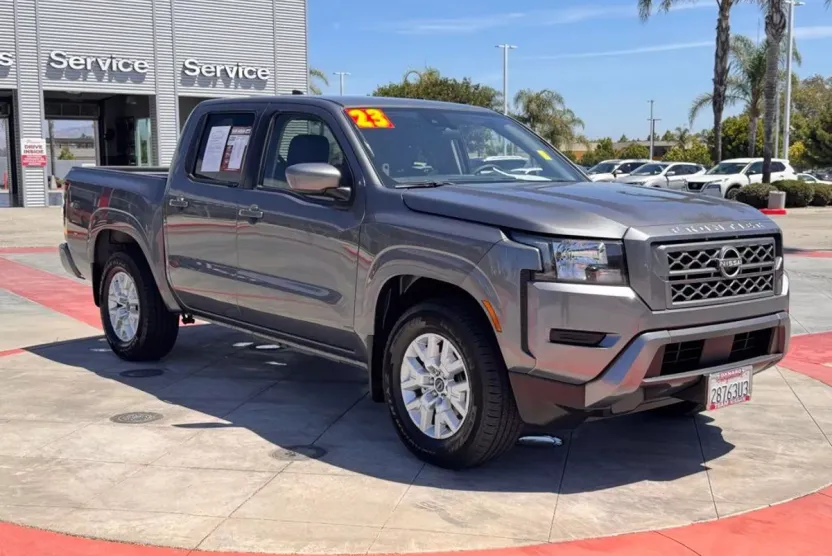 2023 Nissan Frontier SV photo 1