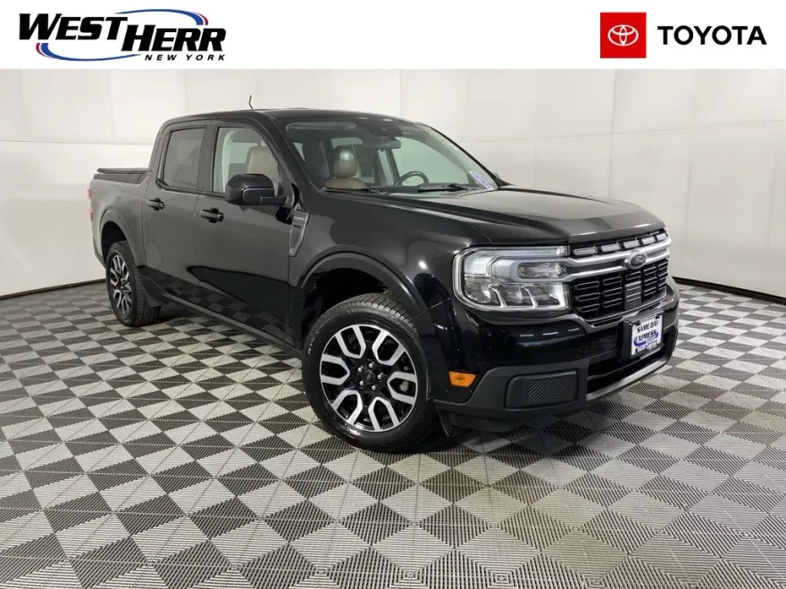 2022 Ford Maverick Lariat photo 1