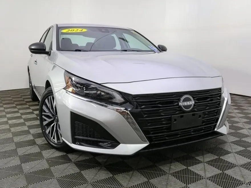 2024 Nissan Altima 2.5 SV photo 1