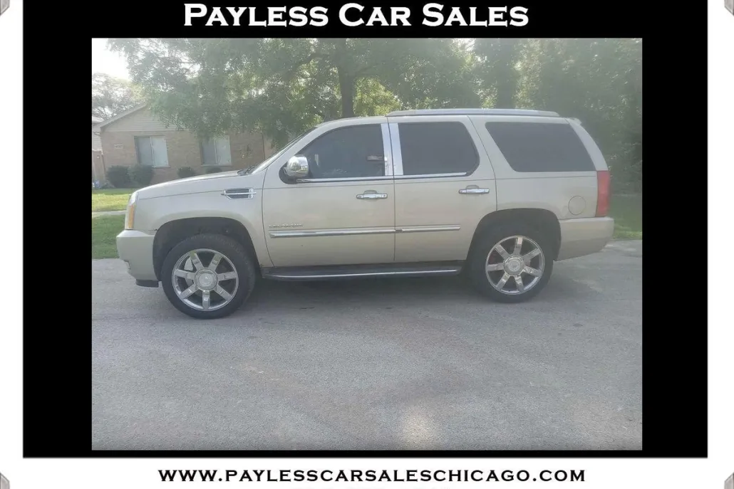 2011 Cadillac Escalade Luxury photo 1