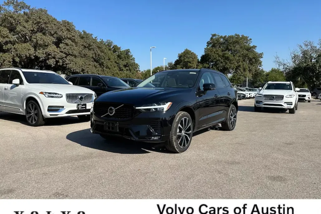 2025 Volvo XC60 B5 Plus photo 1