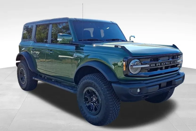 2024 Ford Bronco Outer Banks photo 1