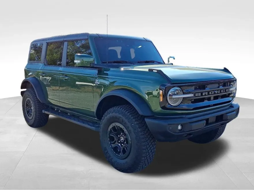 2024 Ford Bronco Outer Banks photo 1